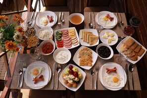 Bao gồm bữa sáng buffet hàng ngày 