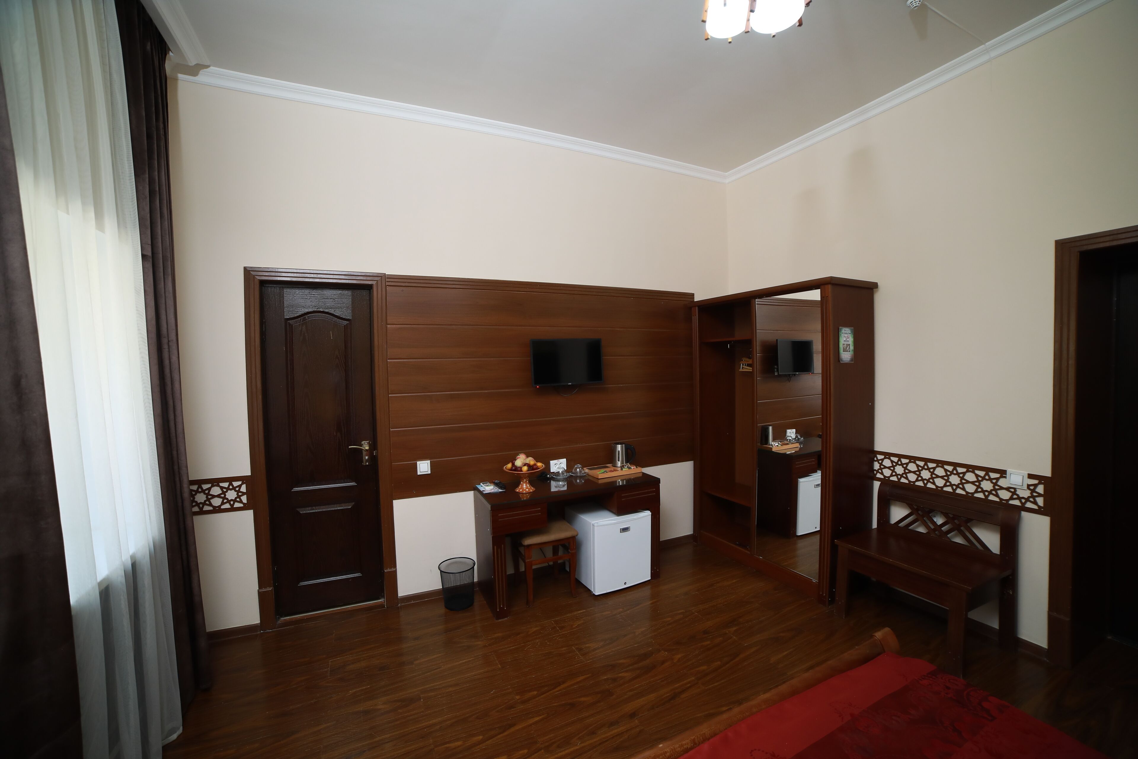 luxury room | premium bedding, in-room safe, desk, soundproofing