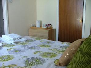 Double Room | Free WiFi - The Beverley Hotel (Blackpool)