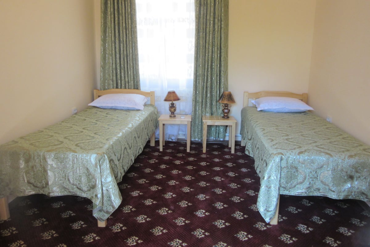 1 chambre, coffres-forts dans les chambres, bureau