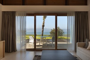 Villa, Jetted Tub (Kinneret) | 1 bedroom, Egyptian cotton sheets, premium bedding, minibar
