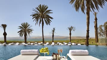 Indoor pool, outdoor pool