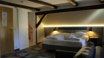 Down duvets, desk, cots/infant beds, free WiFi
