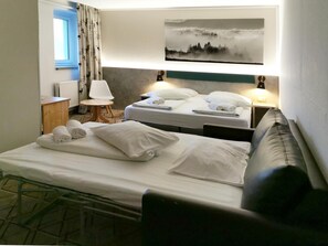 Couette en duvet d'oie, bureau, lits bébé (en supplément), Wi-Fi gratuit