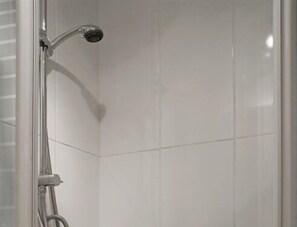 Bathroom - Oaklands (Wolverhampton)