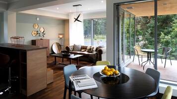 Apartamento familiar | 1 dormitorio, sistema de insonorización, tabla de planchar con plancha