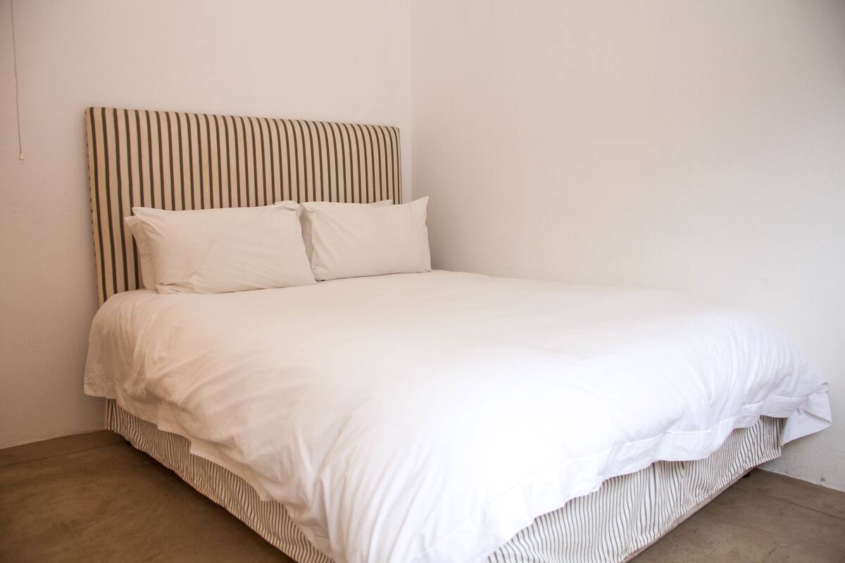 1 bedroom, iron/ironing board, WiFi