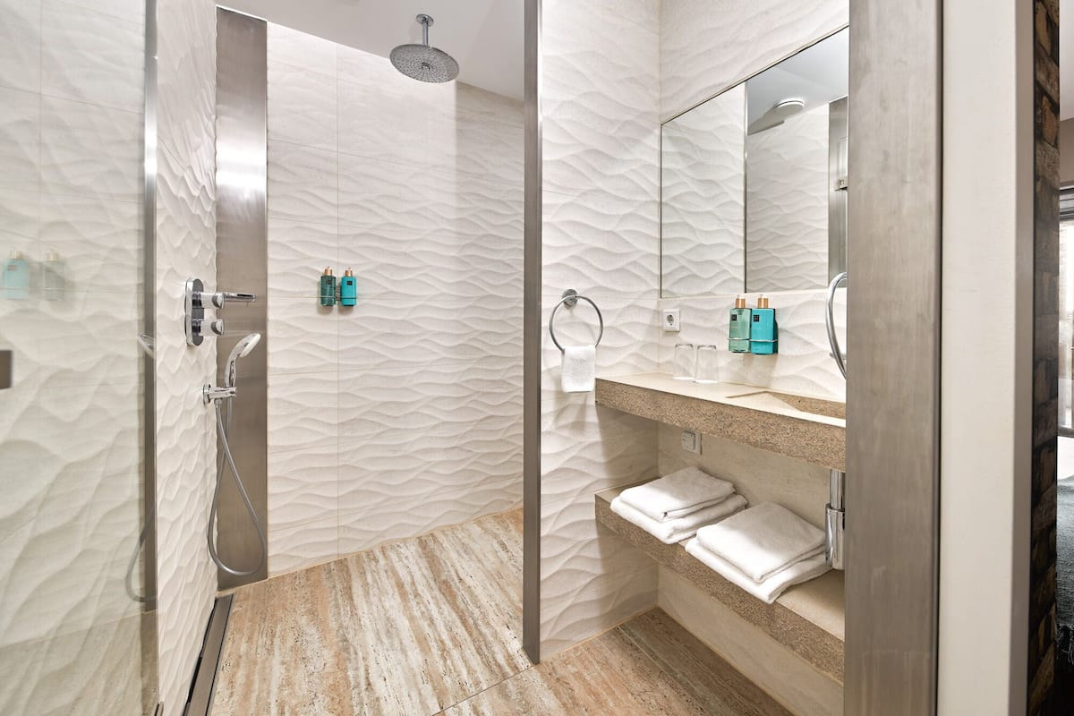 superior double room, 1 double bed, terrace, sea view | bathroom | free toiletries, hair dryer, towels