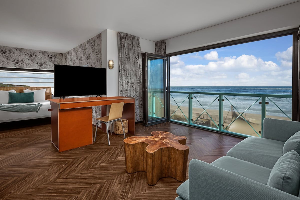 junior suite, 1 double bed, kitchenette, beach view | view from room