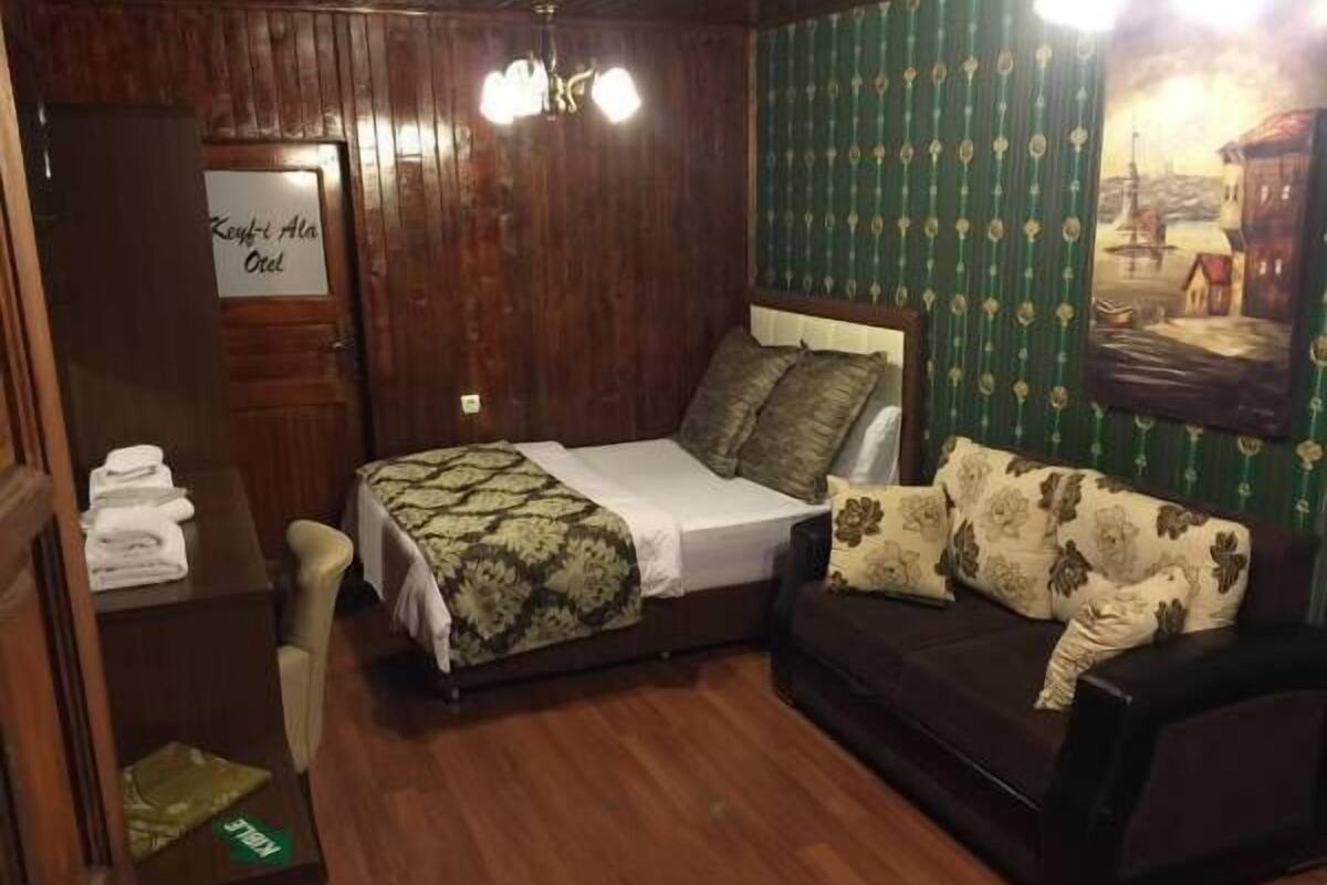 Bungalow estándar | Minibar, caja de seguridad en la habitación y escritorio