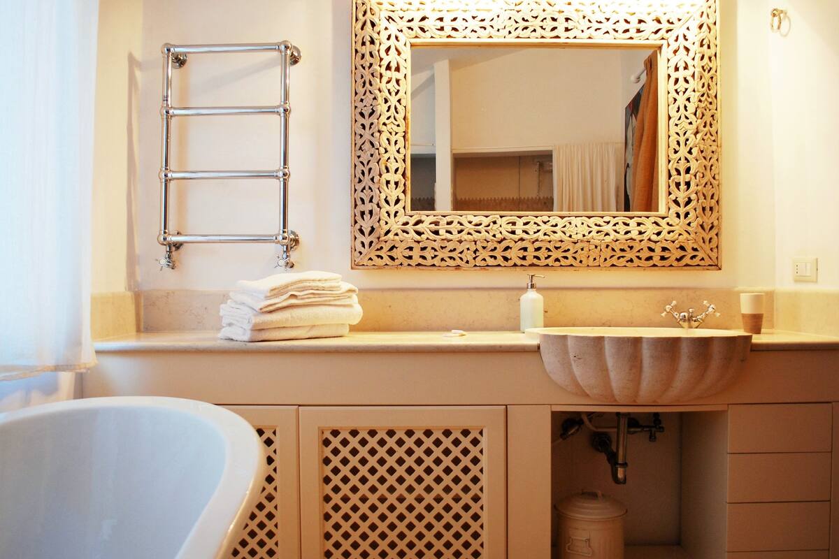 Suite | Soundproofing, free WiFi