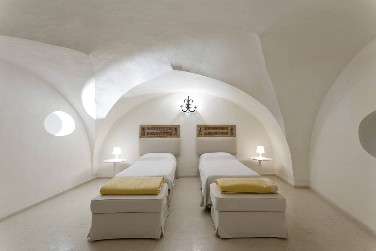 Deluxe Apartment, 1 Bedroom, Kitchenette (6 pax) | Soundproofing, free WiFi