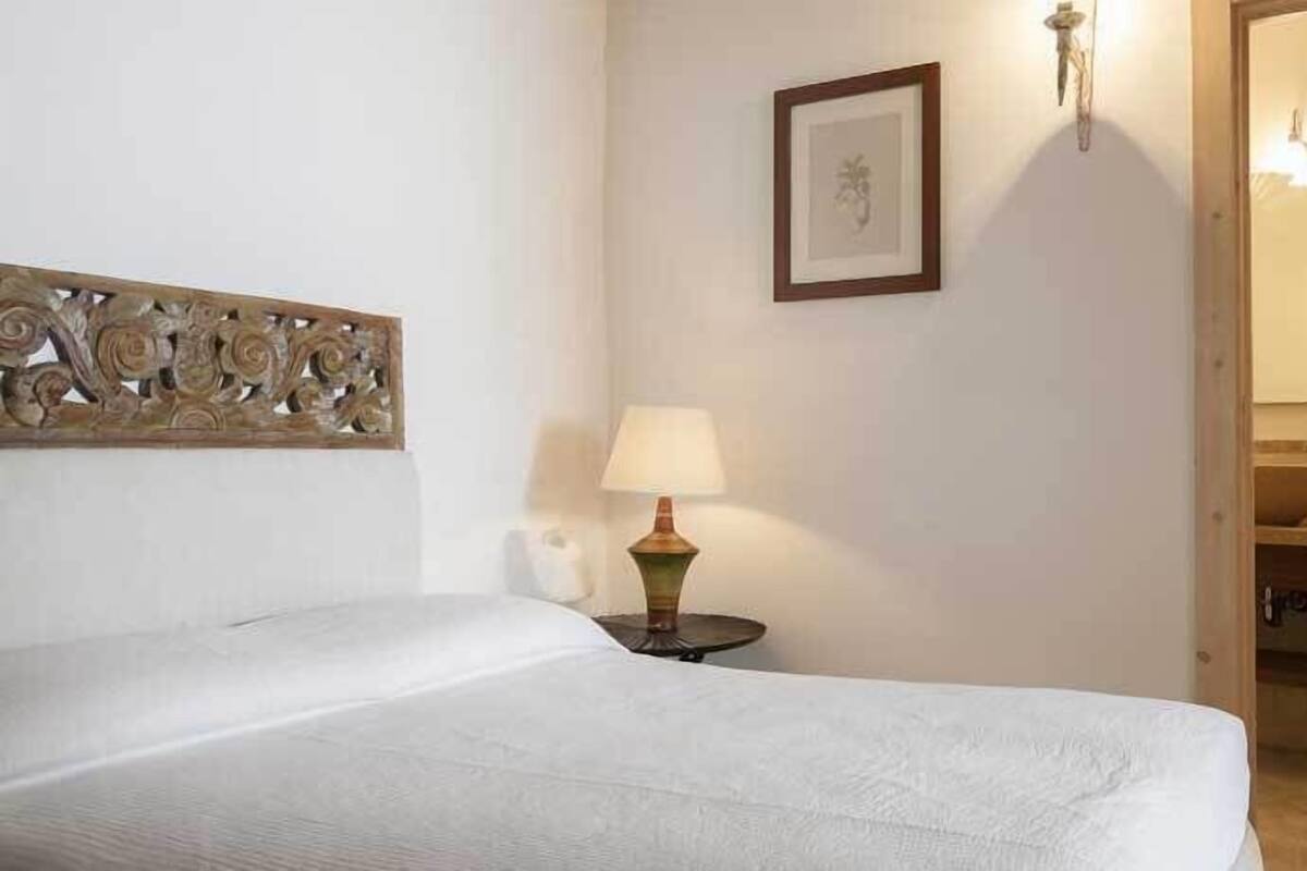 Basic Double Room | Soundproofing, free WiFi