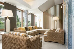 Lobby sitting area - Hotel delle Rose (Jesolo)