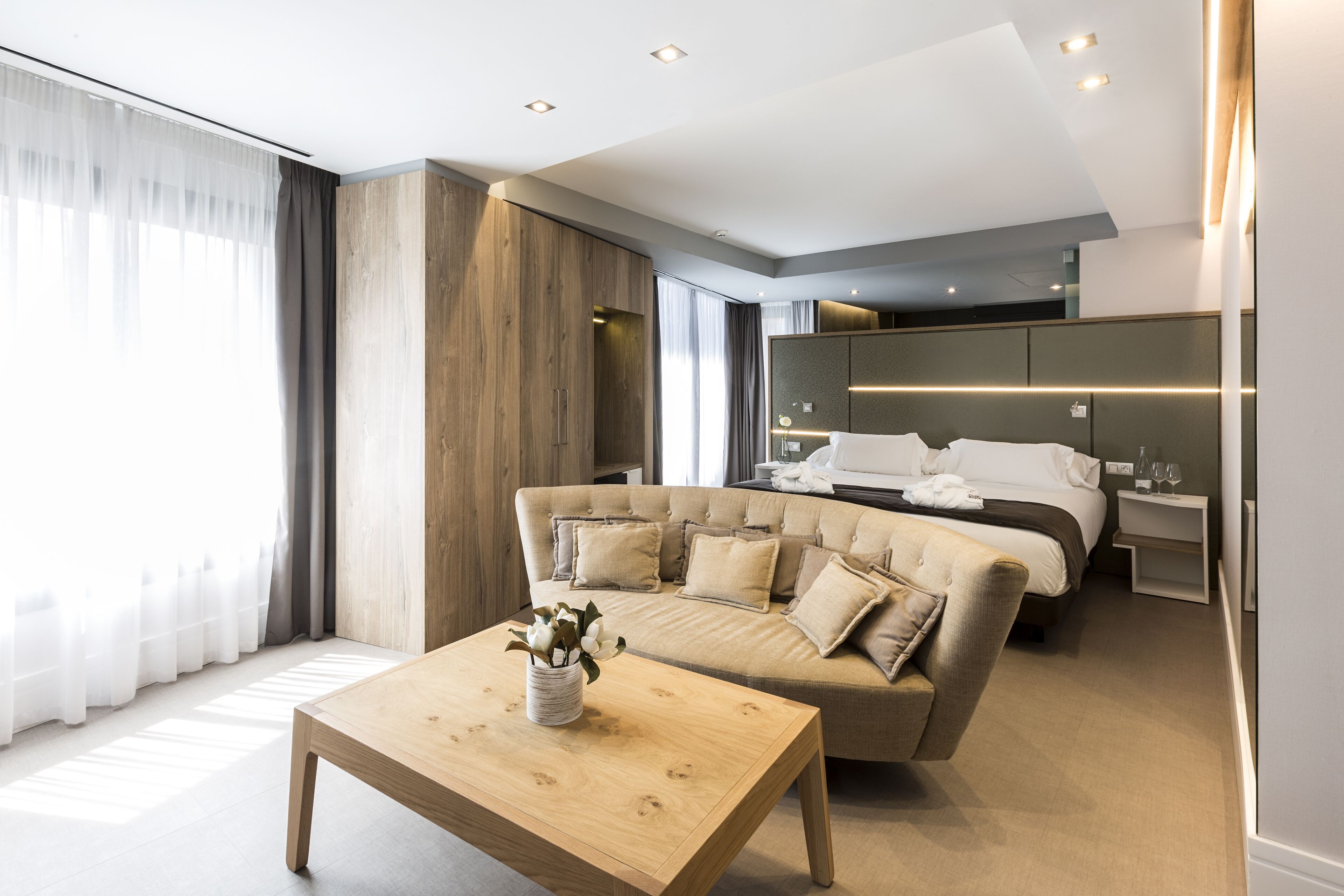 suite | 1 bedroom, in-room safe, desk, blackout curtains