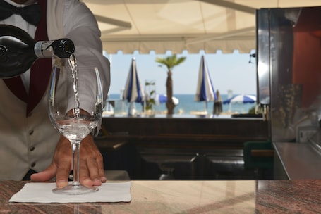 Bar (en la propiedad). Hotel Anthony