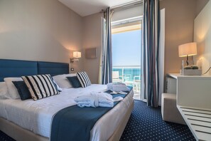 Comfort Double Room, Sea View | Minibar, in-room safe, individually decorated, individually furnished - Hotel Anthony (Jesolo)