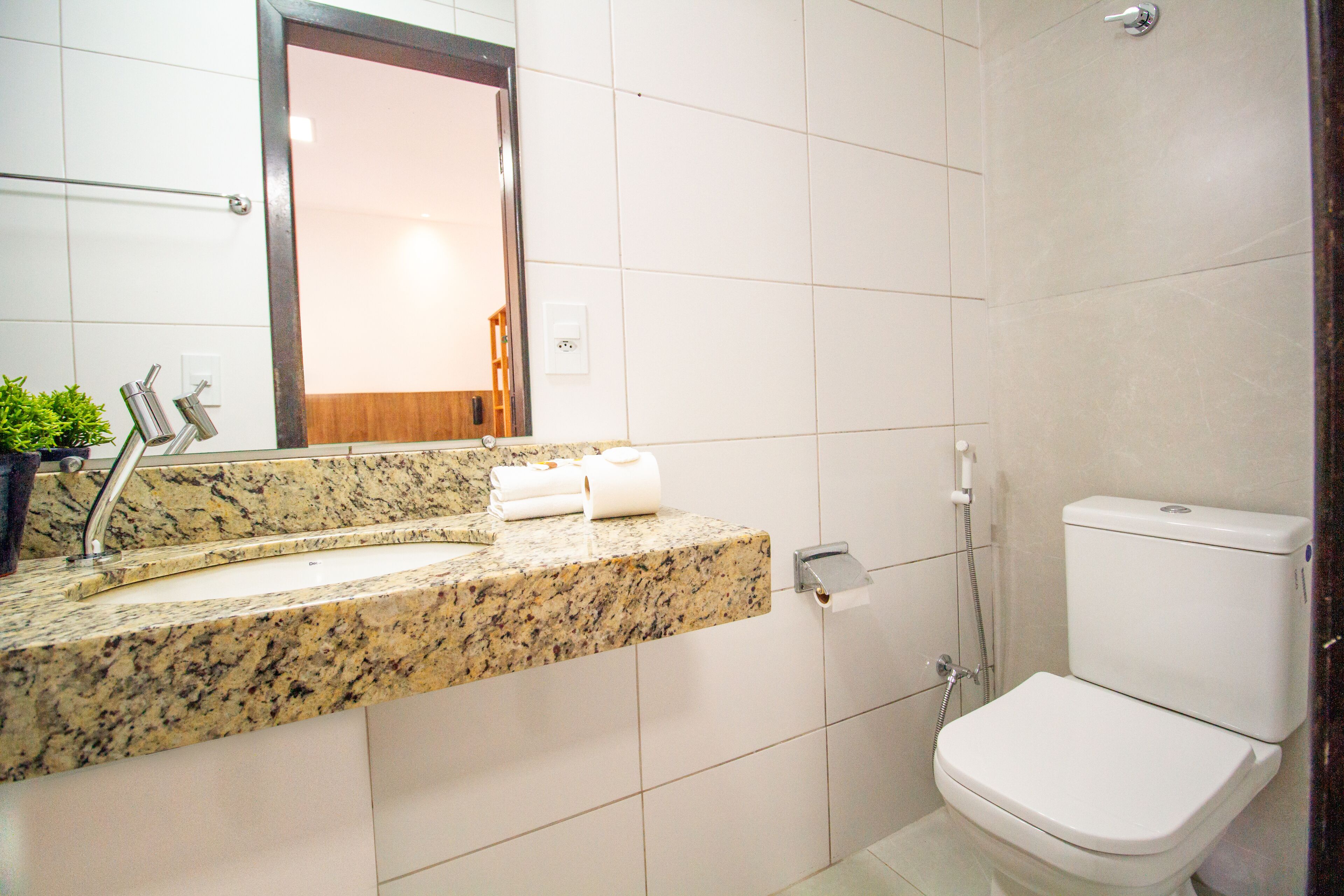 double room | bathroom | shower, free toiletries, hair dryer, towels