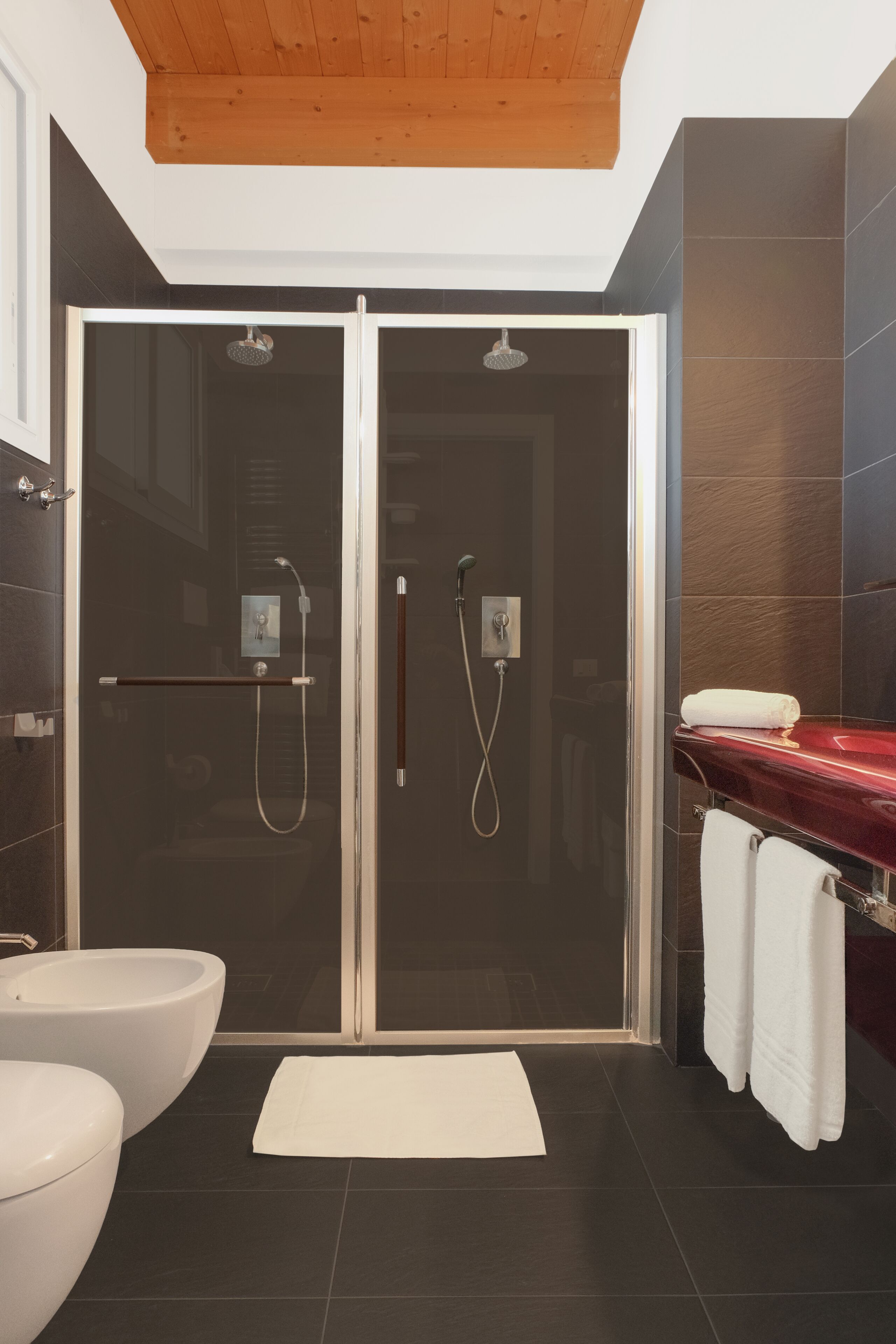 executive double room | bathroom | shower, free toiletries, hair dryer, towels