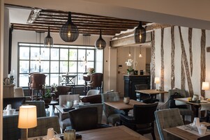 Se ofrece un desayuno continental (18 EUR por persona)