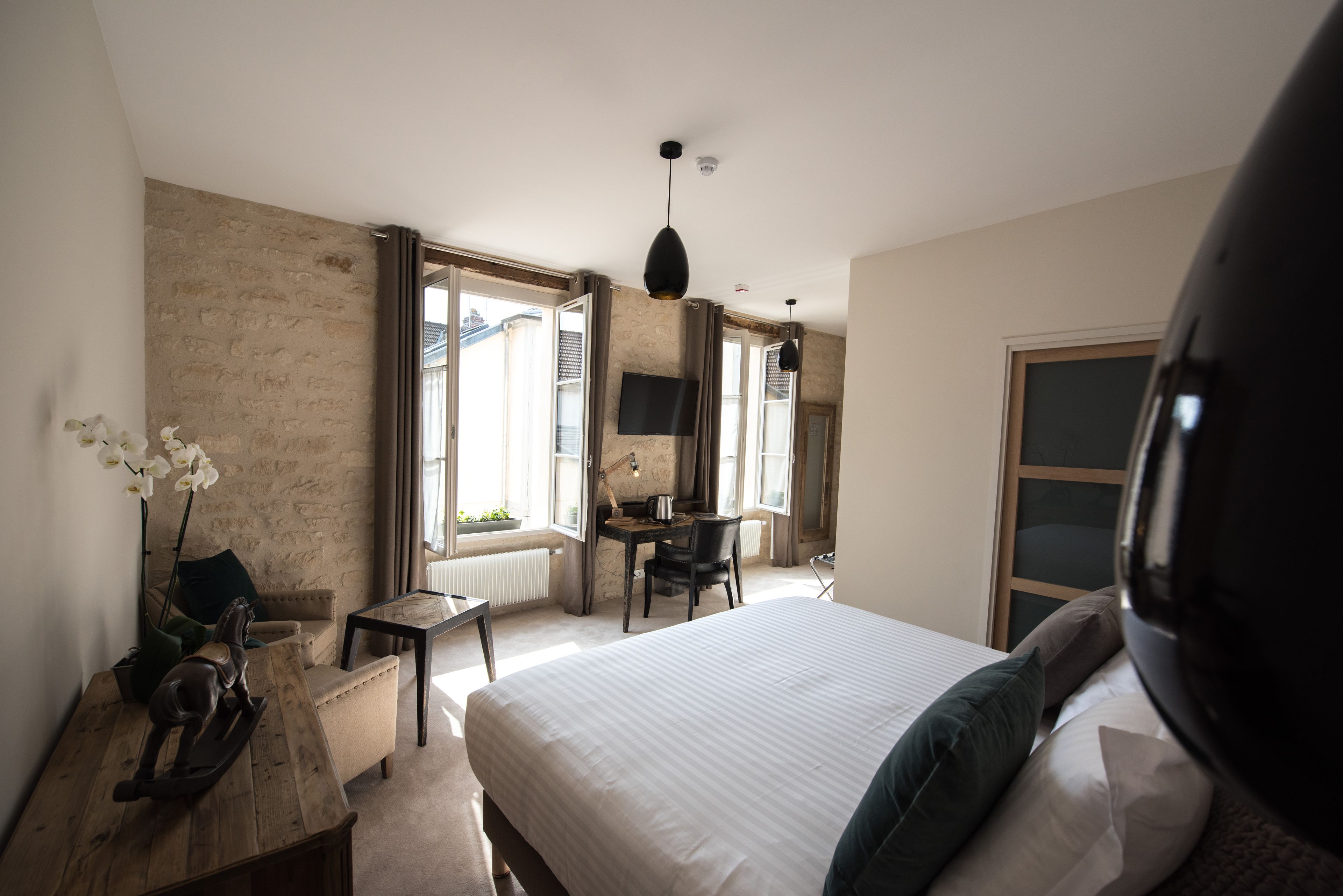 in-room safe, free cots/infant beds, free wifi, bed sheets