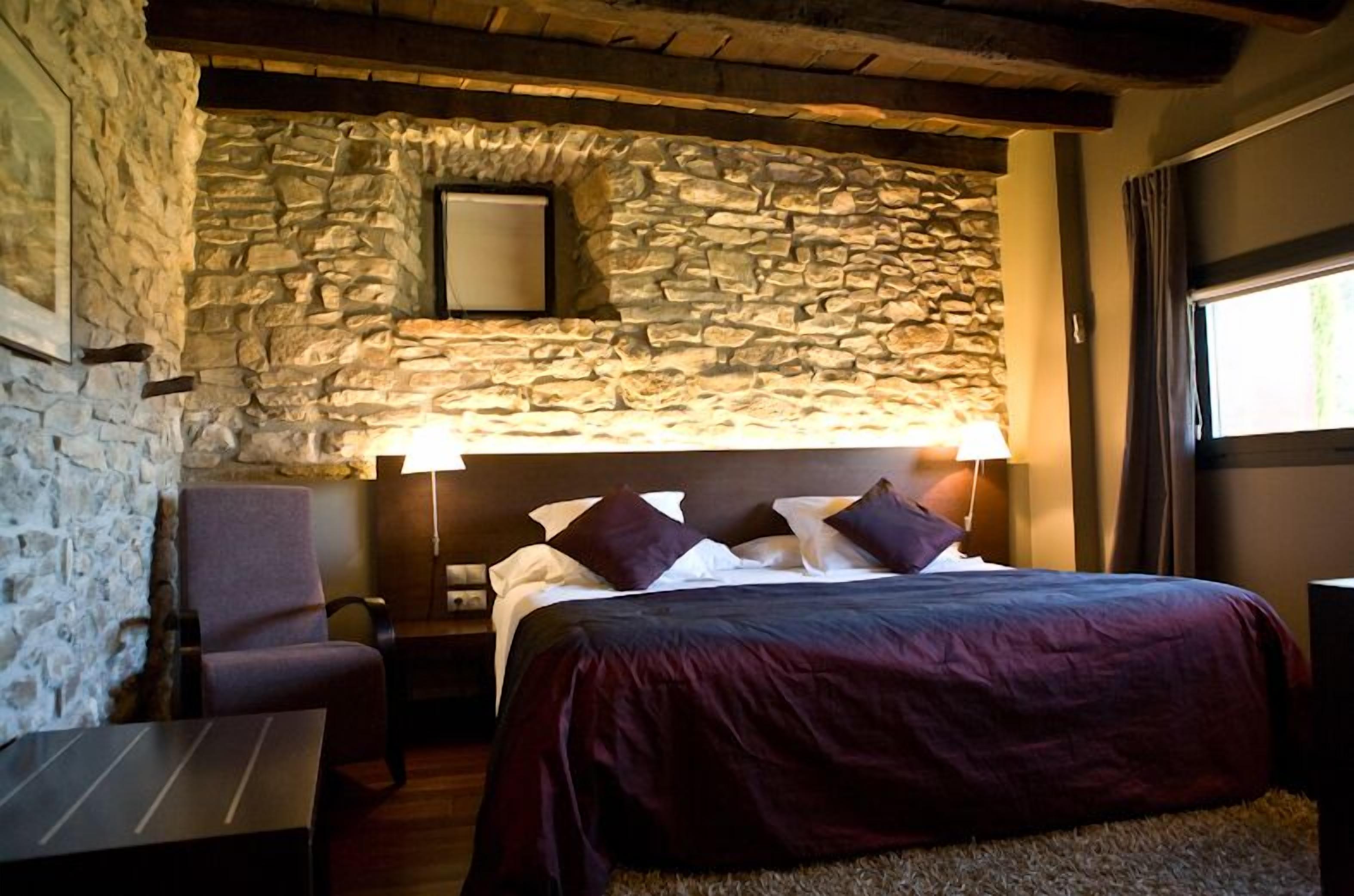 superior double room | minibar, in-room safe, desk, iron/ironing board