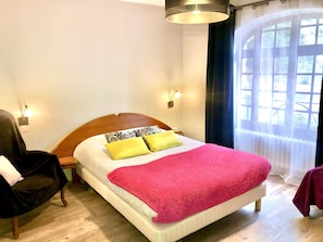 Habitación triple | Escritorio, cortinas opacas, wifi gratis