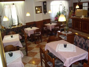 Lunch and dinner served - Hotel Antica Rosa (Levico Terme)