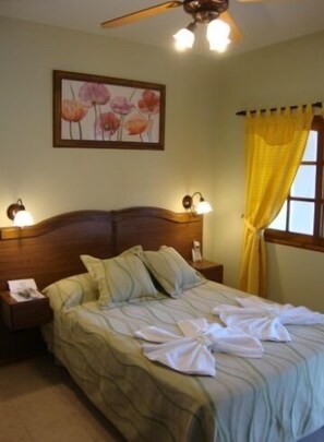 In-room safe, soundproofing, cribs/infant beds, free WiFi - Posada del Infinito (Capilla del Monte)