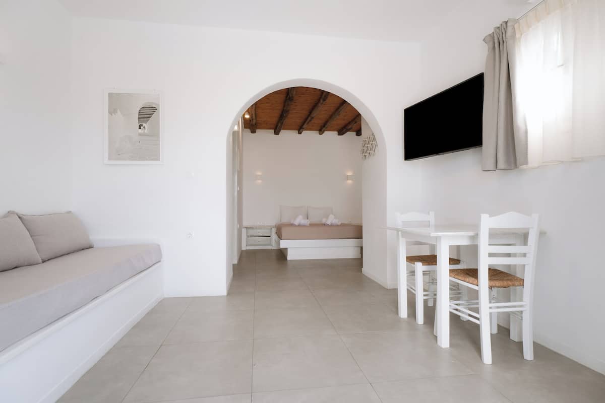 1 habitación, sistema de insonorización, wifi gratis y ropa de cama