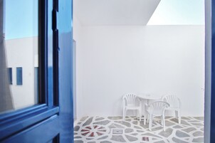 Classic Studio | Vistas al patio