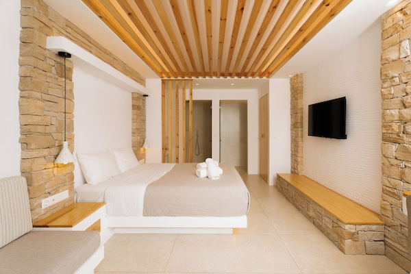Superior Room Sea View | Soundproofing, free WiFi, bed sheets