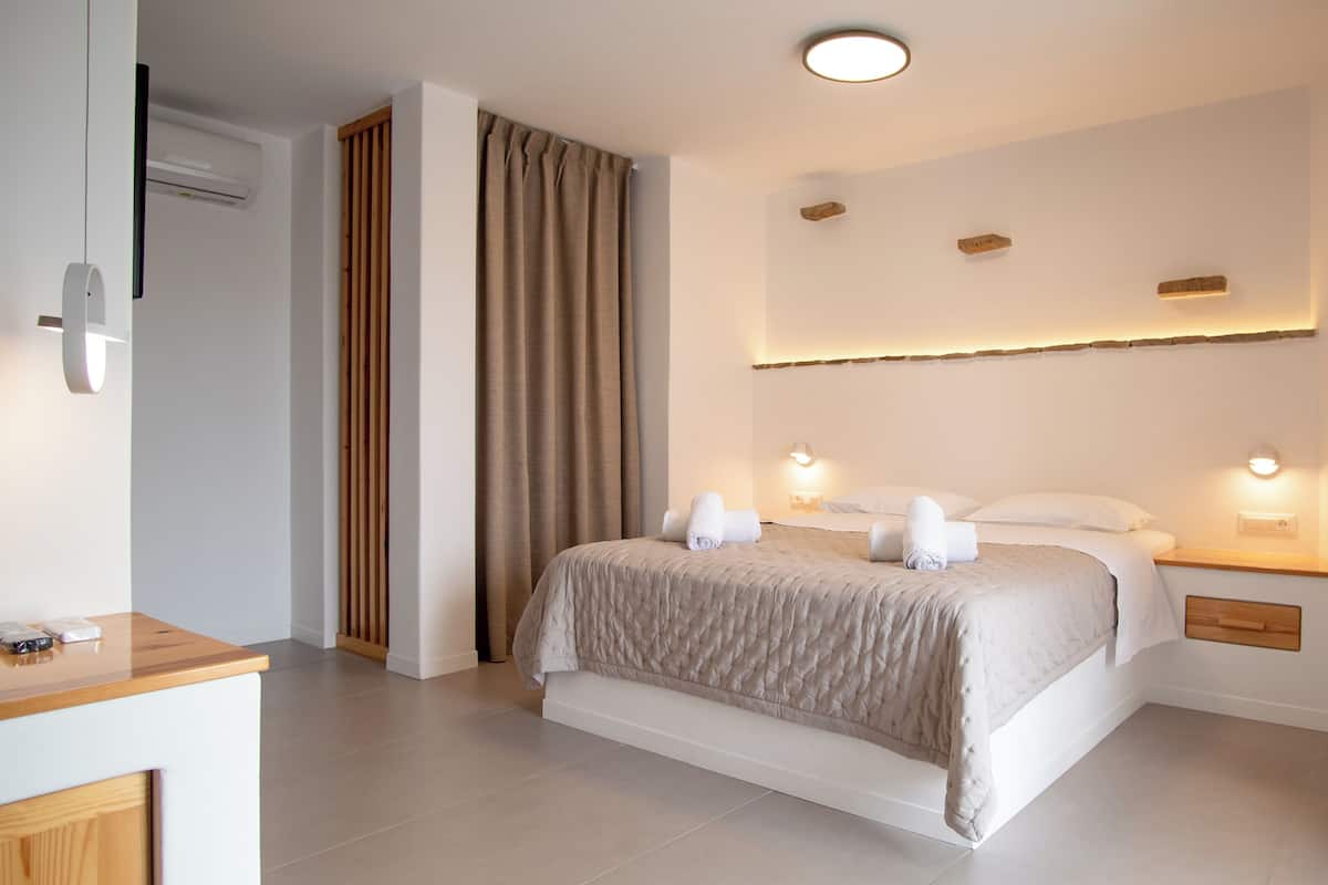 1 habitación, sistema de insonorización, wifi gratis y ropa de cama