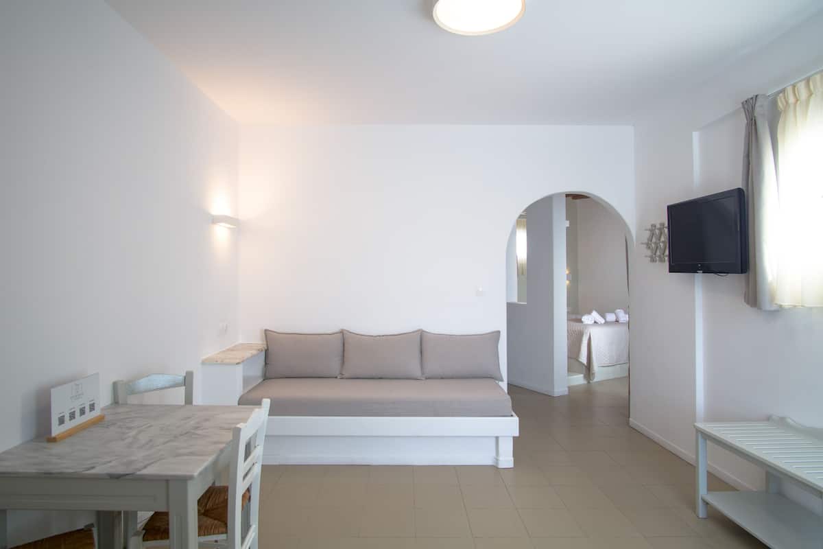 apartment studio sea view (2-3 adults) | 1 bedroom, soundproofing, free wifi, bed sheets