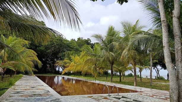 Kolam renang tertutup, kolam renang terbuka 