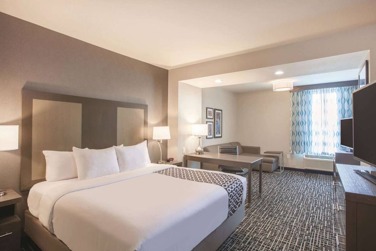 Pillow-top beds, desk, iron/ironing board, free WiFi