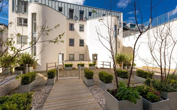 Courtyard - Violet Bank Apartment New Town (Edinburgh)