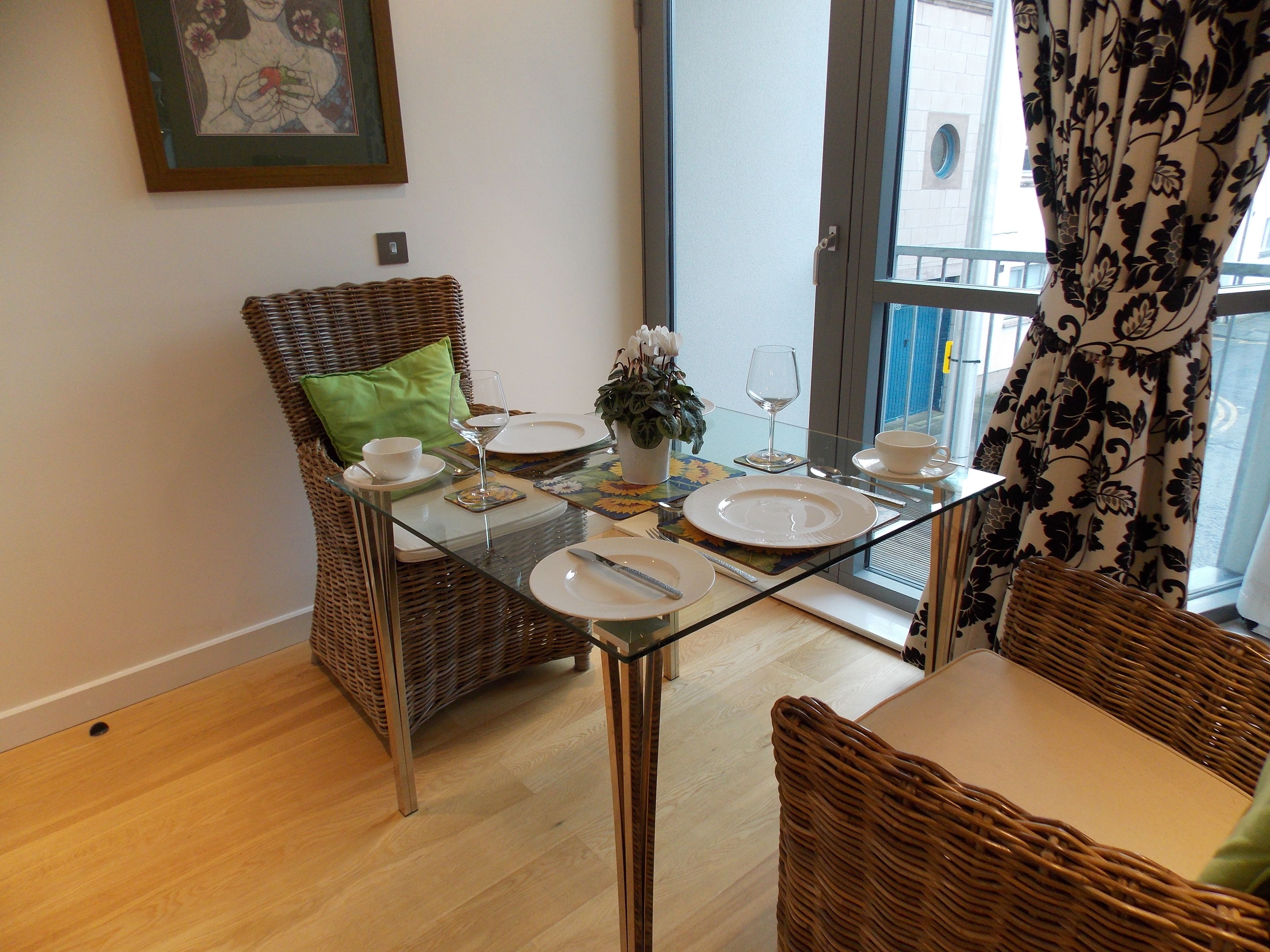 Apartment, 1 Bedroom (New Town) | In-room dining