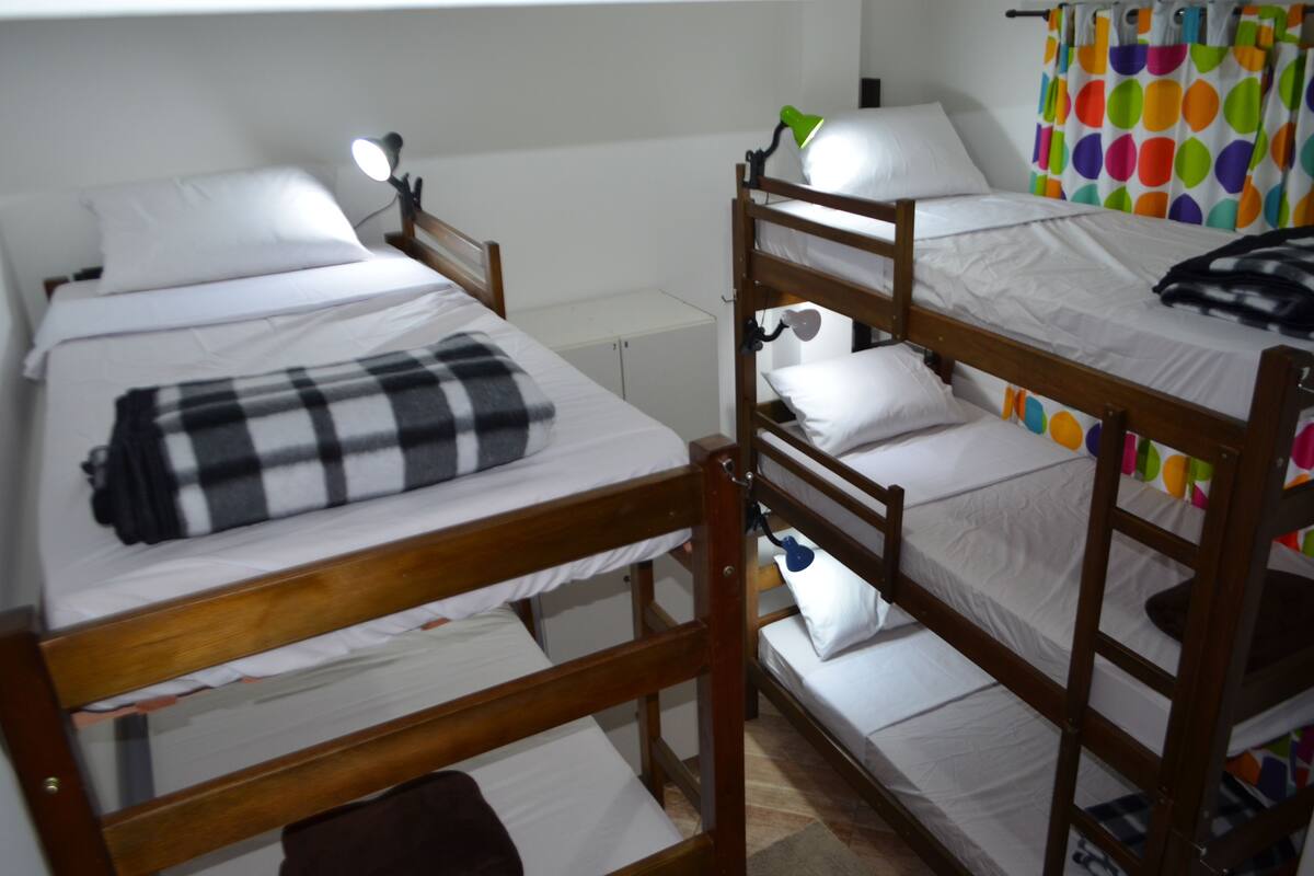 Ropa de cama hipoalergénica, colchones Tempur-Pedic y cortinas blackout