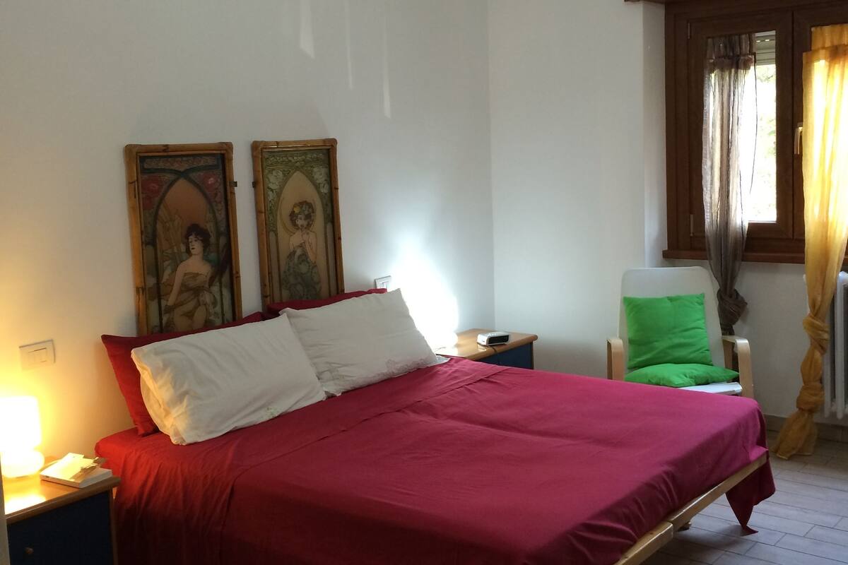 Double or Twin Room, Shared Bathroom | Desk, cribs (free), rollaway beds (surcharge), WiFi (free)