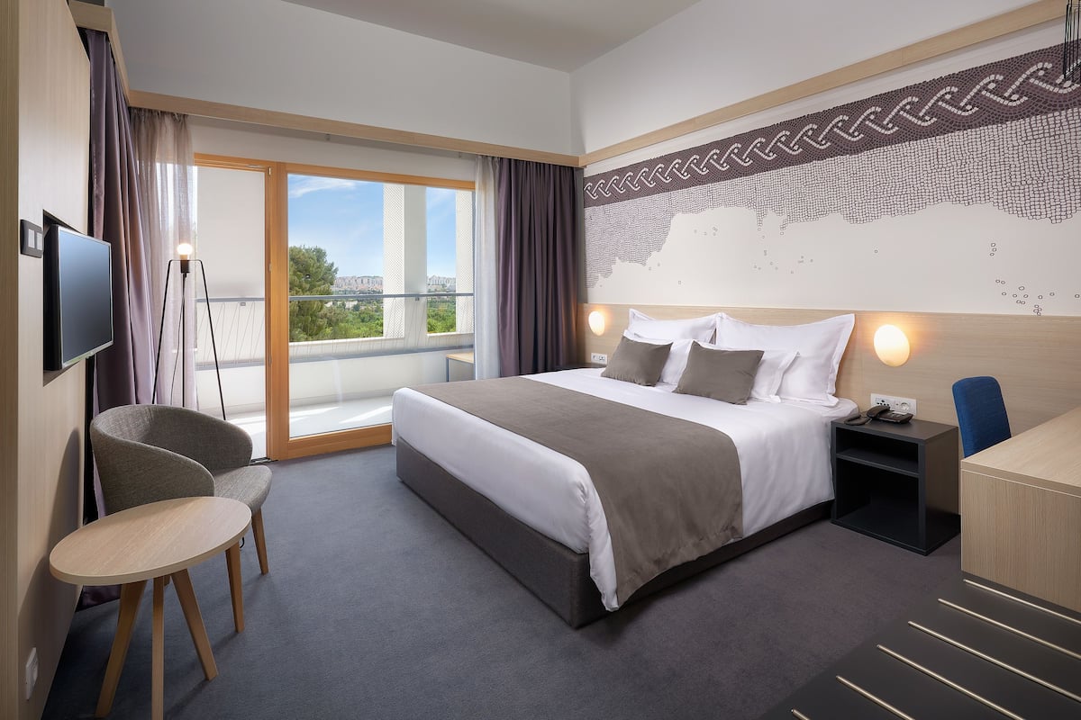 Superior room with Balcony | 1 slaapkamer, luxe beddengoed, pillowtop-bedden, een minibar