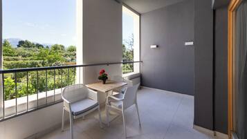 Junior Luxury Suite with Balcony | Terrace/patio