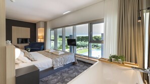 Luxury Cesar Suite | 高級寝具、ピロートップベッド、ミニバー、セーフティボックス (室内)