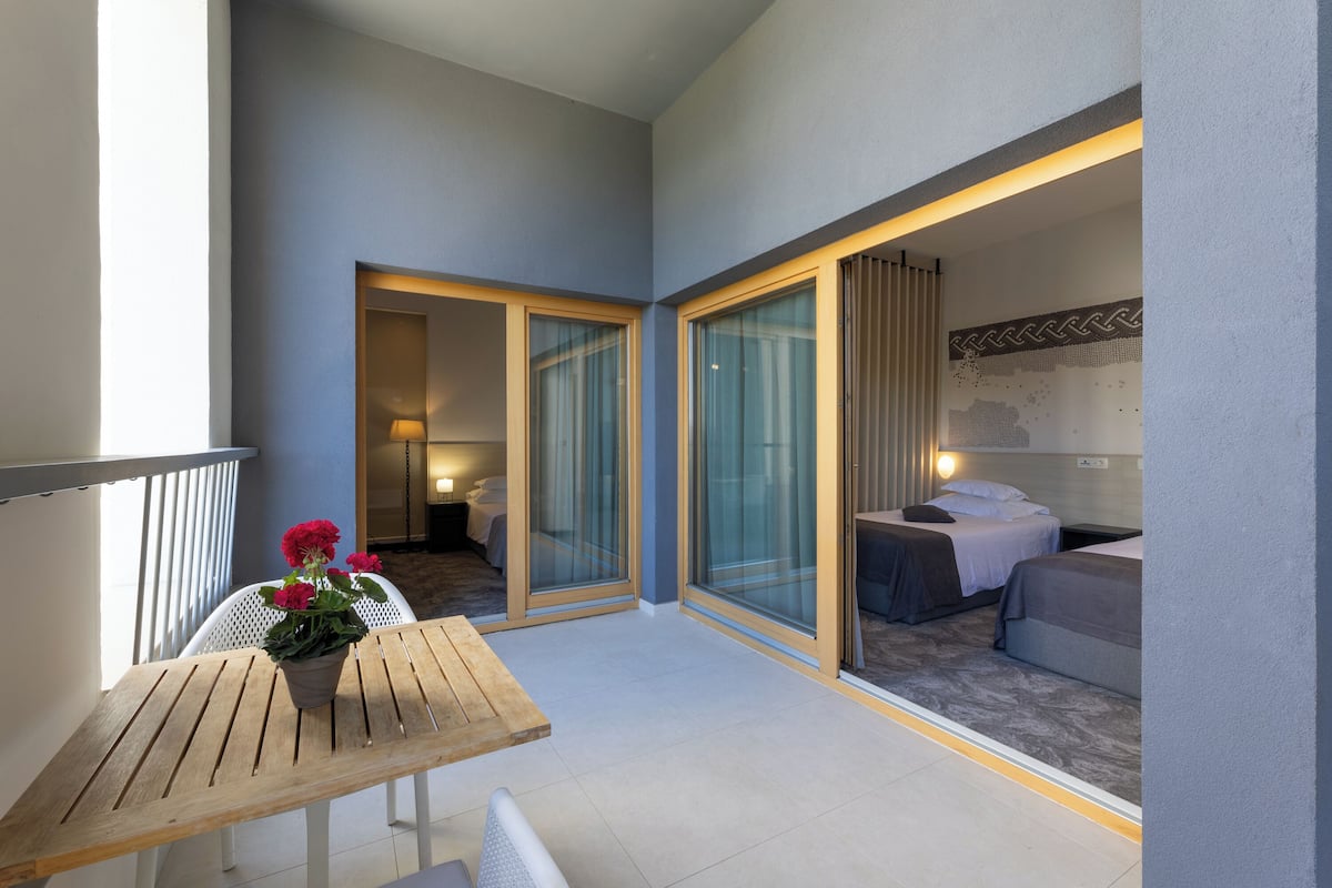 junior luxury suite with balcony  | terrace/patio