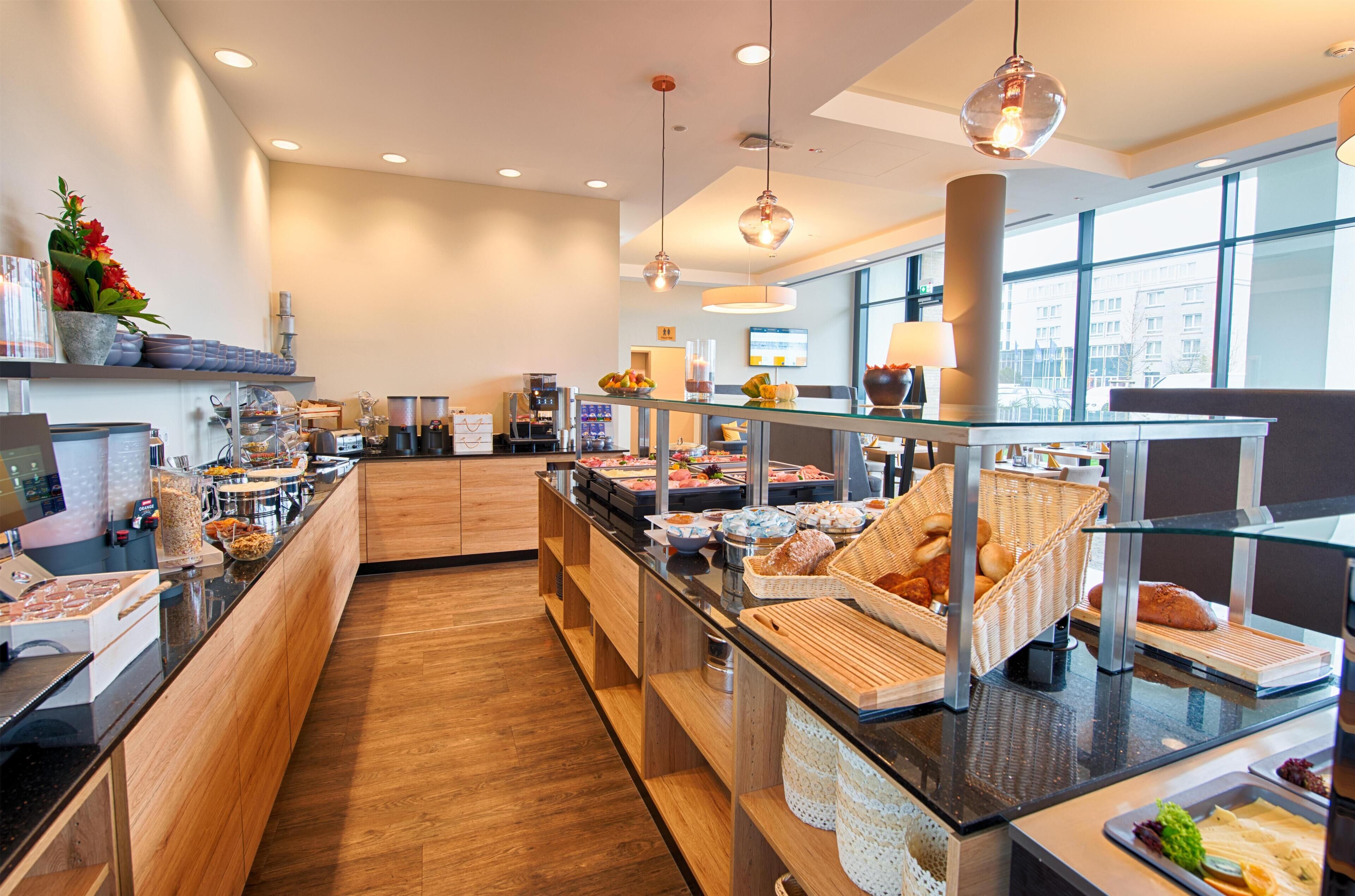 Päivittäinen buffetaamiainen (17 EUR per henkilö)