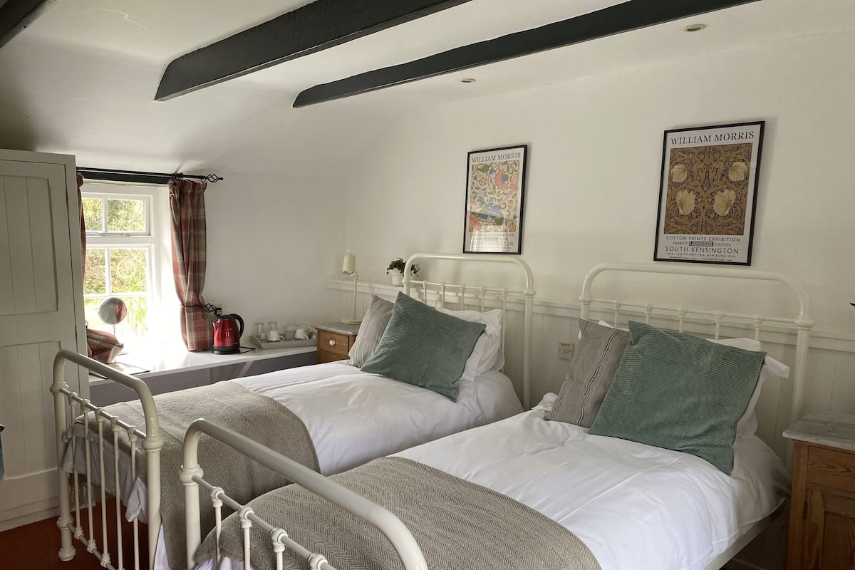 Standard Twin Room, Ensuite, Garden View