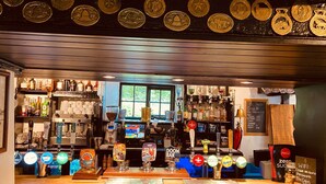 Bar (on property) - The Crown Inn (Bodmin)