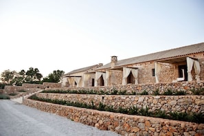 Fachada de la propiedad