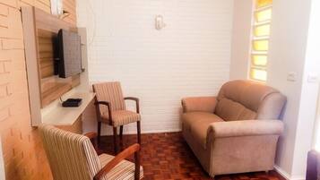 Casa, 2 habitaciones, no fumadores | Sala de estar | Una televisión LCD