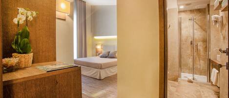 Superior Double Room, 1 Bedroom, Balcony | Down duvets, minibar, in-room safe, desk